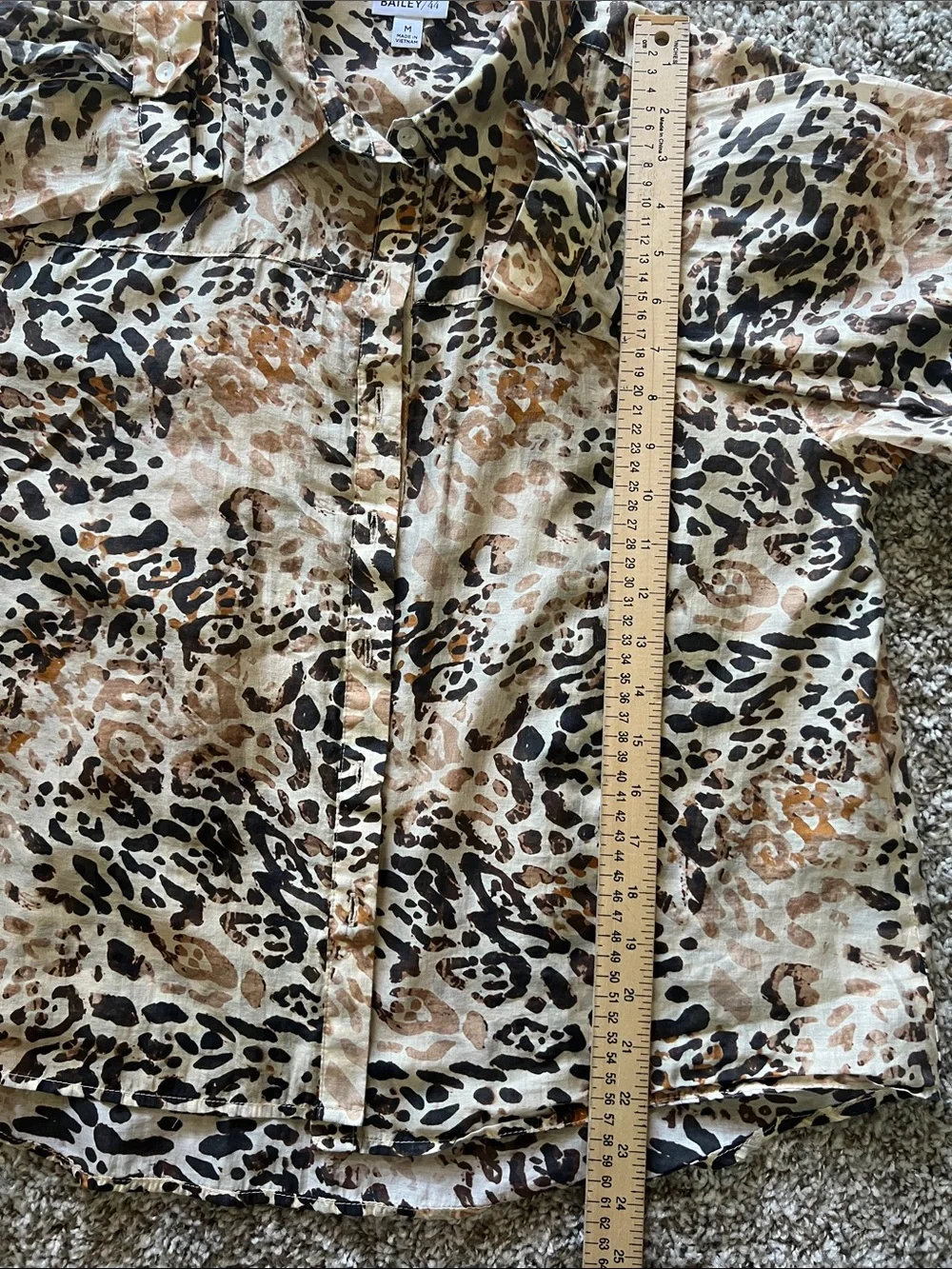 Like New! Bailey 44 Beige Brown Black Animal-Print Button-Up Shirt in M